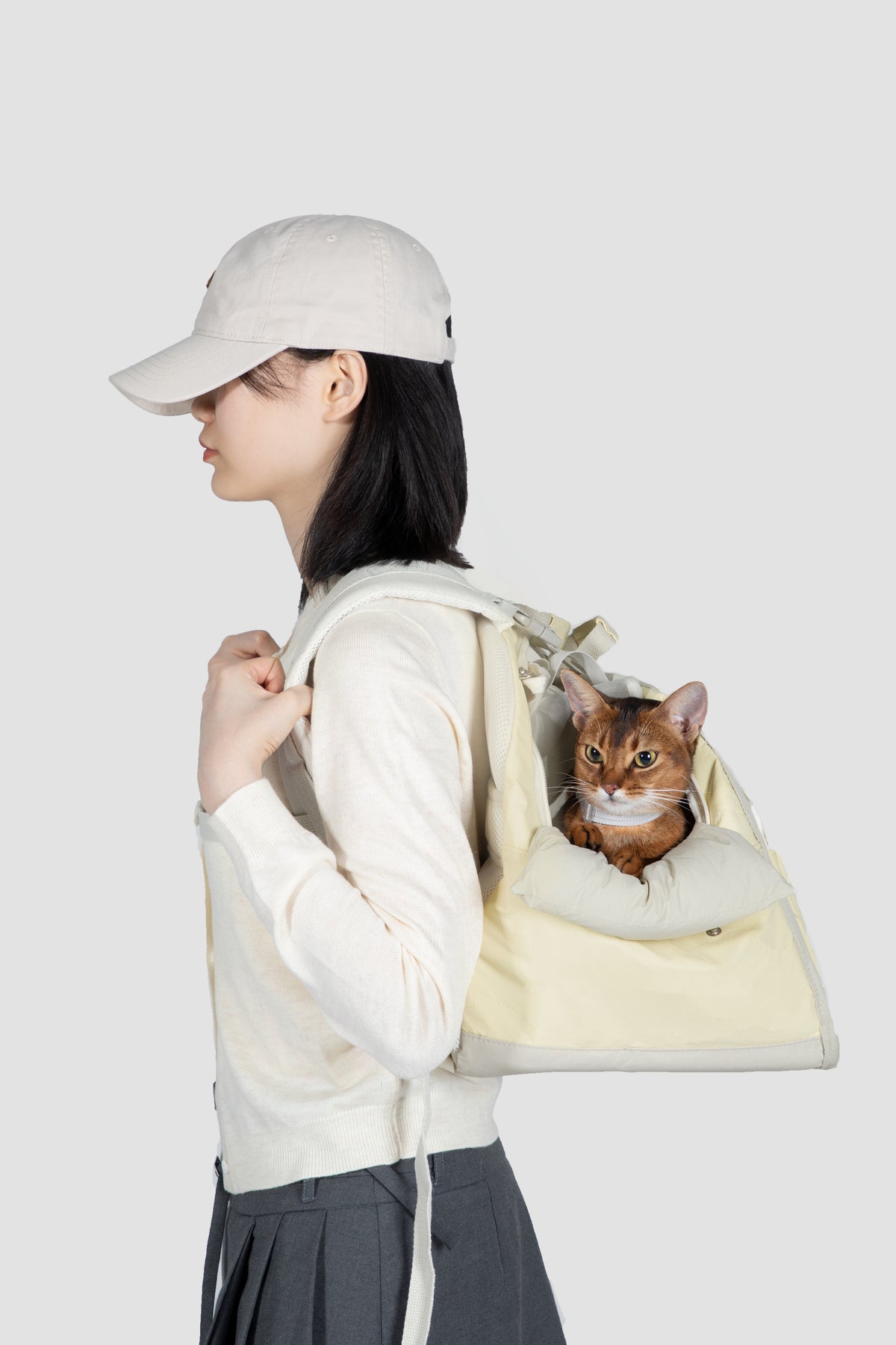 Toast Series Pet Carrier – Lifestyle view of bonding walk